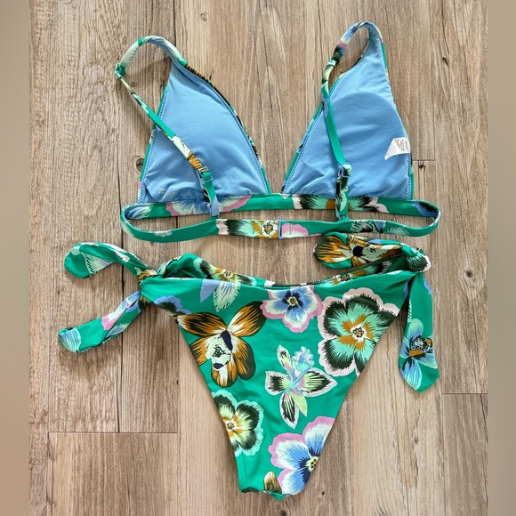 Aerie green floral triangle tie bikini set medium - Picture 2 of 3